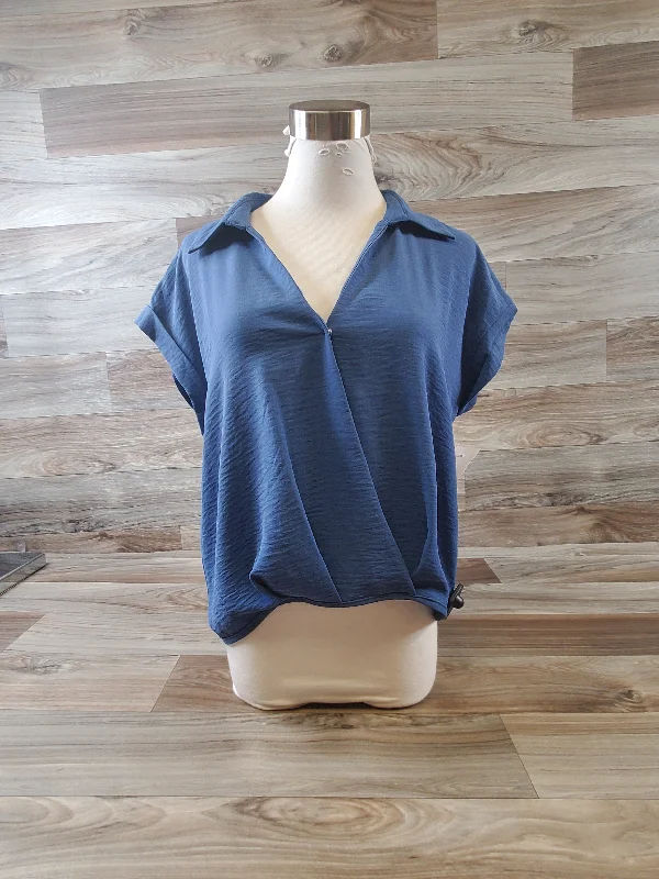 Top Short Sleeve By Pleione In Blue, Size: Xs